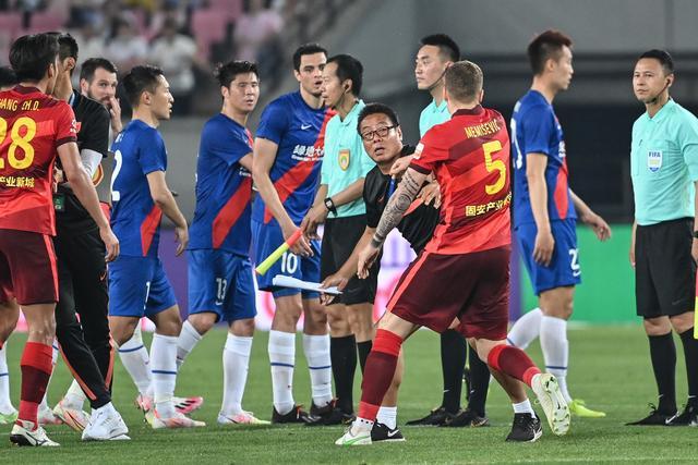 欧冠-迪亚斯助攻本纳塞尔制胜 AC米兰1-0那不勒斯